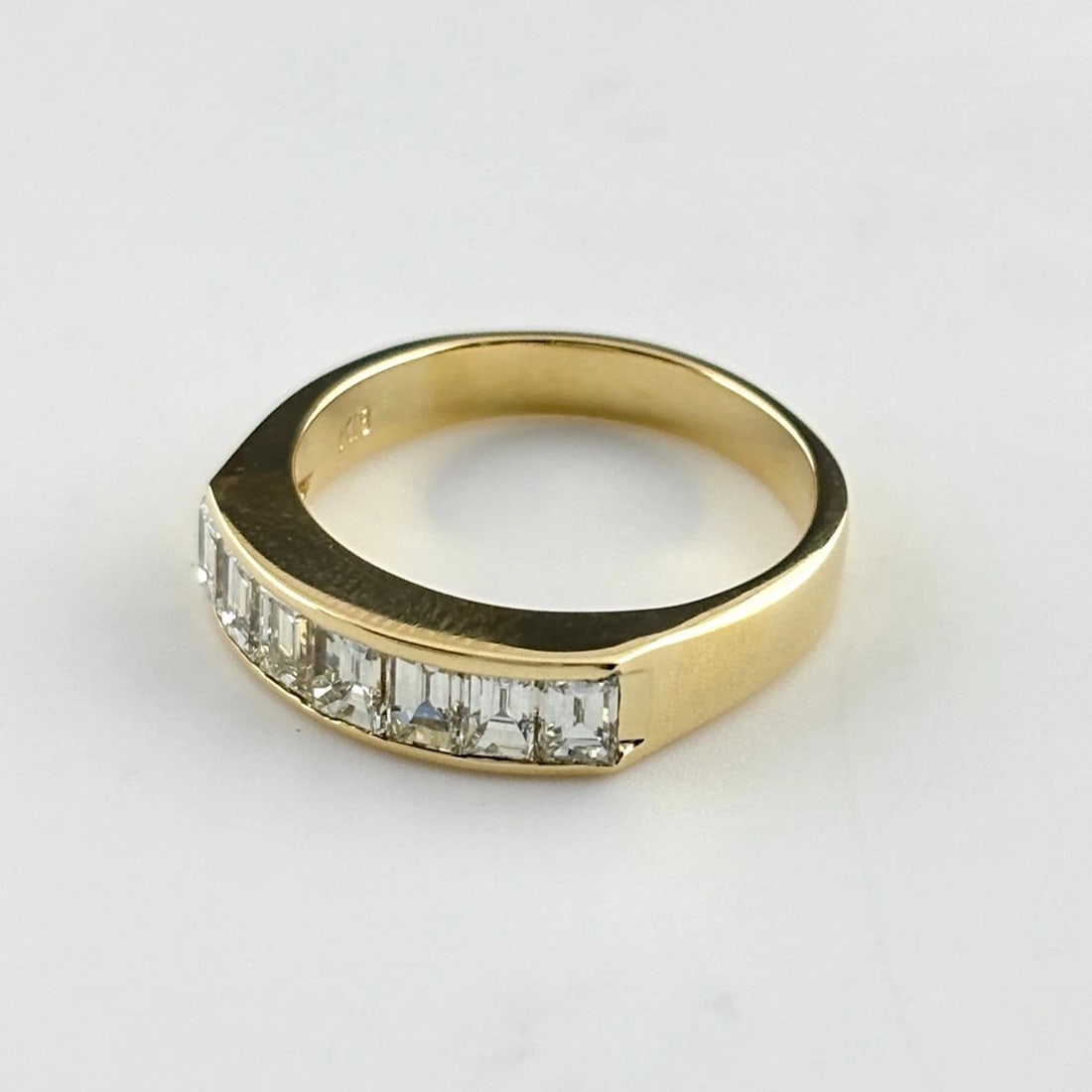 MELEE DIAMOND DESIGN RING YG RING 18K: Melee Diamond Design Ring Yg Ring 18K Brand: Unbranded Type/Style: Ring Material: 18K YG, Main Stone Natural Color: YG Size: US6 Accessories: None Accessories Notice: When purchasing pre-owned goods,