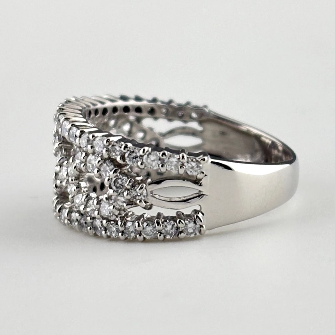 MELEE DIAMOND DESIGN RING PLATINUM RING PT900 DIAMOND: Melee Diamond Design Ring Platinum Ring Pt900 Diamond Brand: Unbranded Type/Style: Ring Material: Pt900, Main Stone Natural Color: None Size: US6.5 Accessories: None Accessories Notice: When