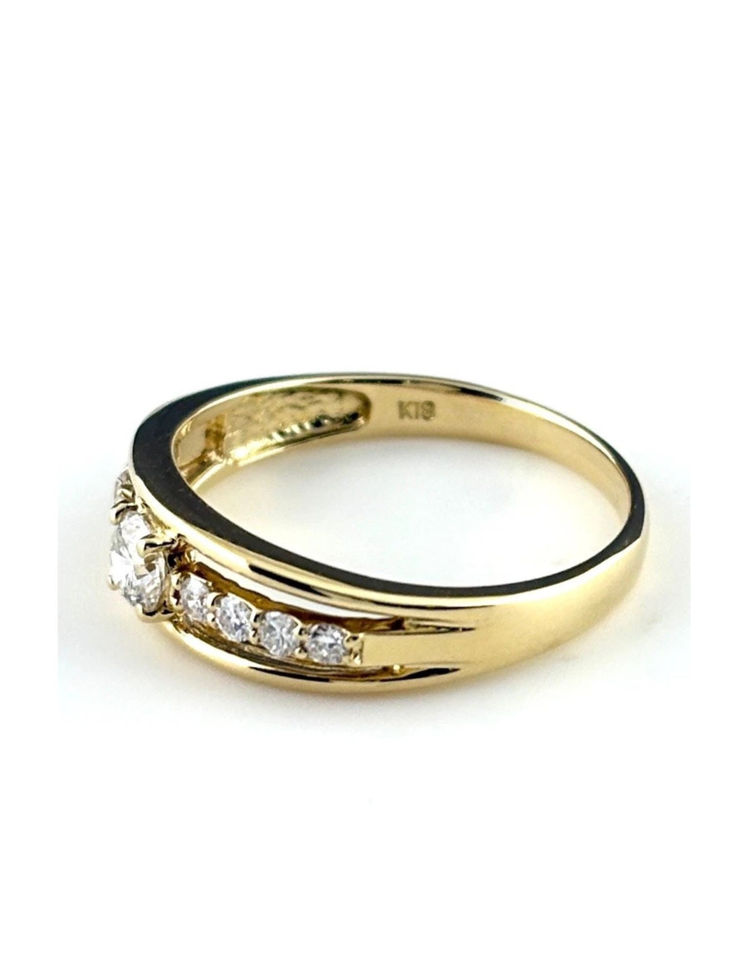 DIAMOND DESIGN RING YELLOWGOLD RING 18K: Diamond Design Ring Yellowgold Ring 18K Brand: Unbranded Type/Style: Ring Material: 18K YG, Main Stone Natural Color: YG Size: US6 Accessories: None Accessories Notice: When purchasing pre