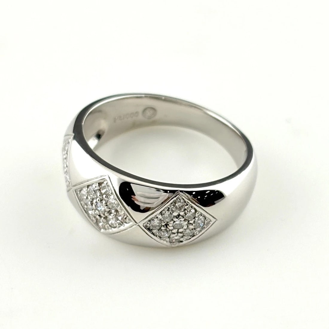 MELEE DIAMOND DESIGN RING PLATINUM RING PT1000 DIAMOND: Melee Diamond Design Ring Platinum Ring Pt1000 Diamond Brand: Unbranded Type/Style: Ring Material: Pt1000, Main Stone Natural Color: None Size: US6.5 to 7 Accessories: None Accessories Not