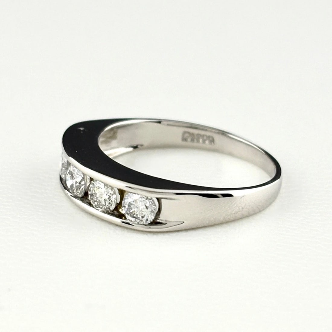 MELEE DIAMOND DESIGN RING PLATINUM RING PT900 DIAMOND: Melee Diamond Design Ring Platinum Ring Pt900 Diamond Brand: Unbranded Type/Style: Ring Material: Pt900, Main Stone Natural Color: None Size: US6 Accessories: None Accessories Notice: When purchasing