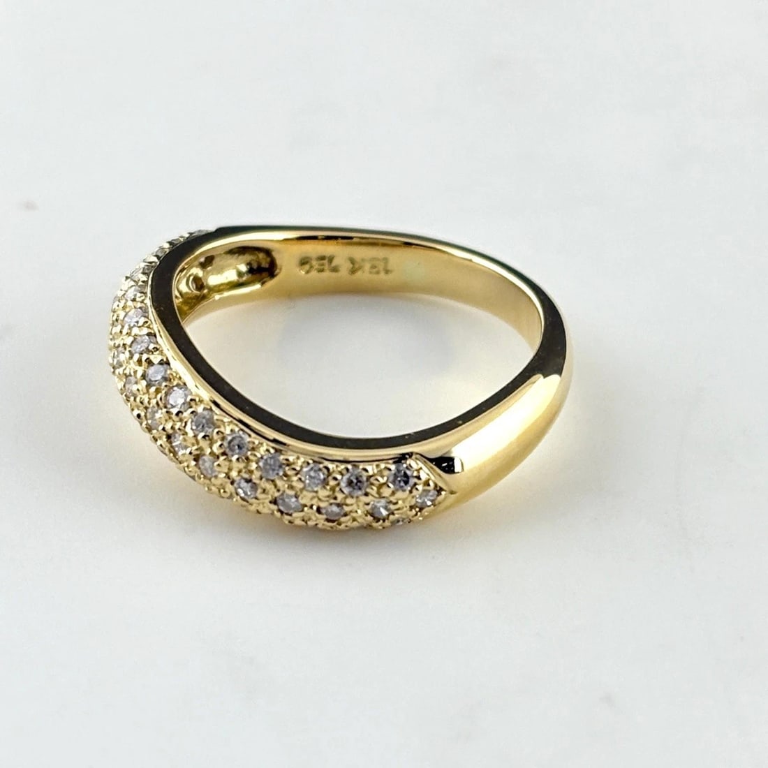 MELEE DIAMOND DESIGN RING YG RING 750 DIAMOND: Melee Diamond Design Ring Yg Ring 750 Diamond Brand: Unbranded Type/Style: Ring Material: 750 YG, Main Stone Natural Color: YG Size: US6.5 Accessories: None Accessories Notice: When purcha