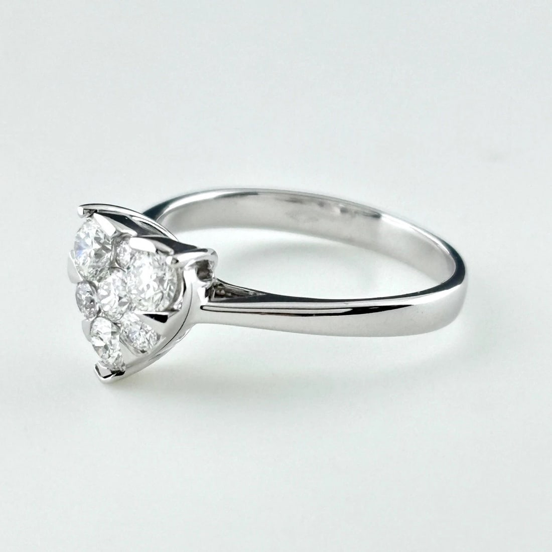 HEART MOTIF DESIGN RING MELEE DIAMOND RING K14: Heart Motif Design Ring Melee Diamond Ring K14 Brand: Unbranded Type/Style: Ring Material: K14, Main Stone Natural Color: None Size: US5 Accessories: None Accessories Notice: When purchasing