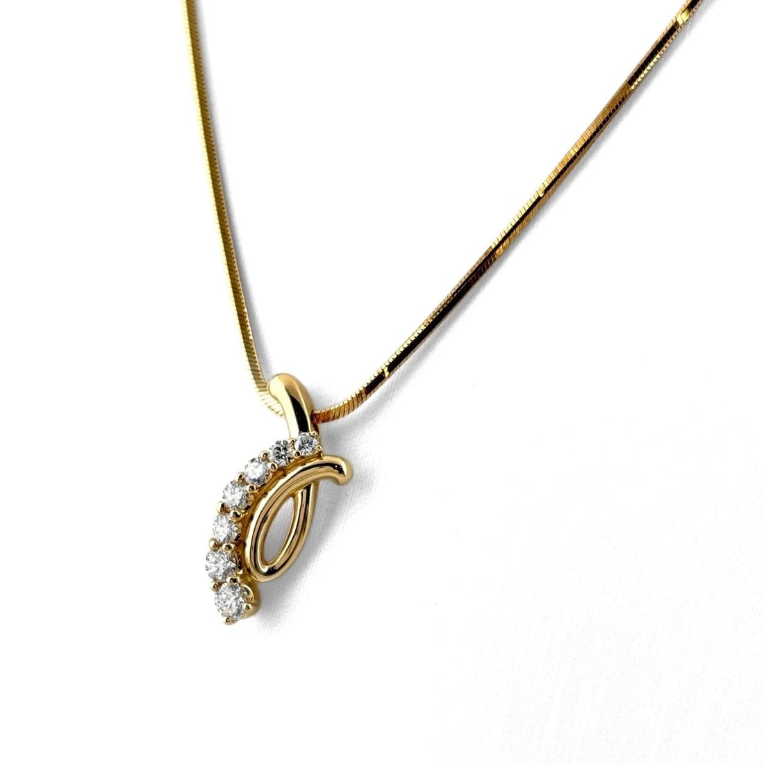 POLA MELEE DIAMOND NECKLACE YG PENDANT NECKLACE: Pola Melee Diamond Necklace Yg Pendant Necklace Brand: POLA Type/Style: Necklace Material: 750 WG, Main Stone Natural Color: WG Size: 22.4x10.5mm(0.9") Accessories: None Accessories Notice: When