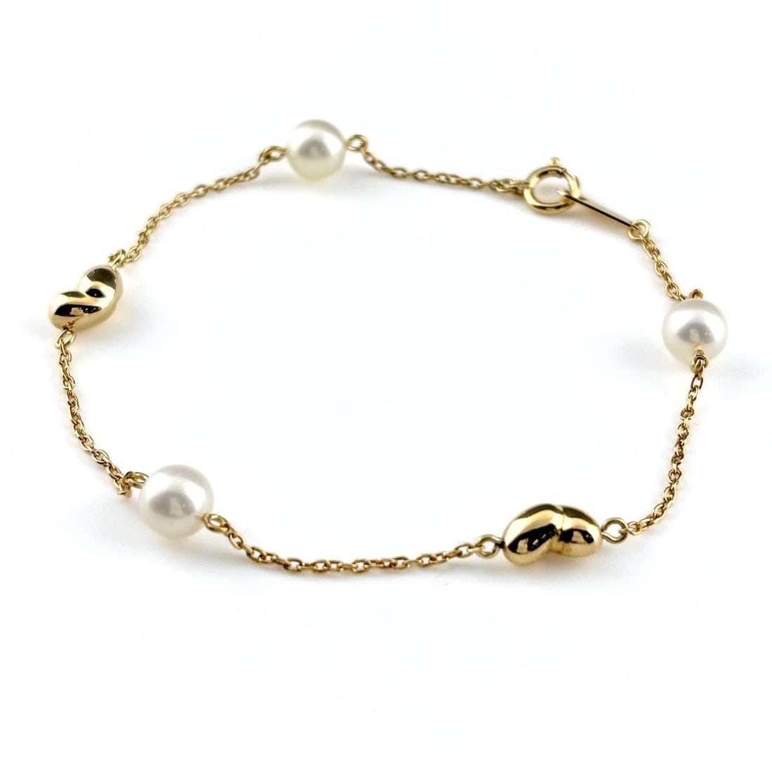 TASAKI PEARL BRACELET YG BANGLES PEARL BRACELET: Tasaki Pearl Bracelet Yg Bangles Pearl Bracelet Brand: TASAKI Type/Style: Bracelet Material: 18K YG, Main Stone Pearl /Secondary Stone:Natural Color: YG Size: 18.5cm(7.3") Accessories: None