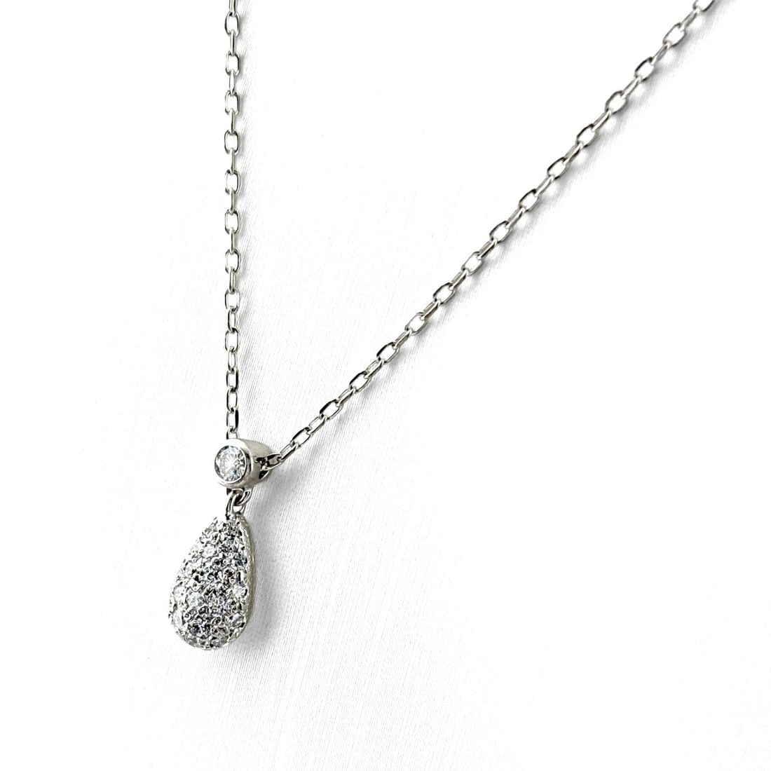 MIKIMOTO MELEE DIAMOND NECKLACE WG PENDANT NECKLACE: Mikimoto Melee Diamond Necklace Wg Pendant Necklace Brand: MIKIMOTO Type/Style: Necklace Material: 18K WG, Main Stone Natural Color: WG Size: 15.0x6.2mm(0.6") Accessories: None Accessories Notice:
