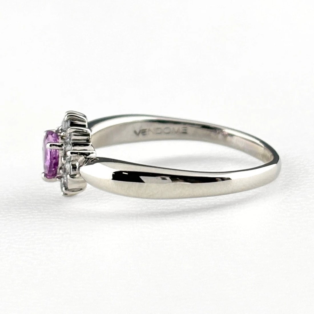 VENDOME AOYAMA HEART MOTIF RING PLATINUM MELEE DIAMOND RING: Vendome Aoyama Heart Motif Ring Platinum Melee Diamond Ring Brand: VENDOME AOYAMA Type/Style: Ring Material: Pt900, Main Stone Natural Color: None Size: US6 Accessories: None Accessories Notice: When
