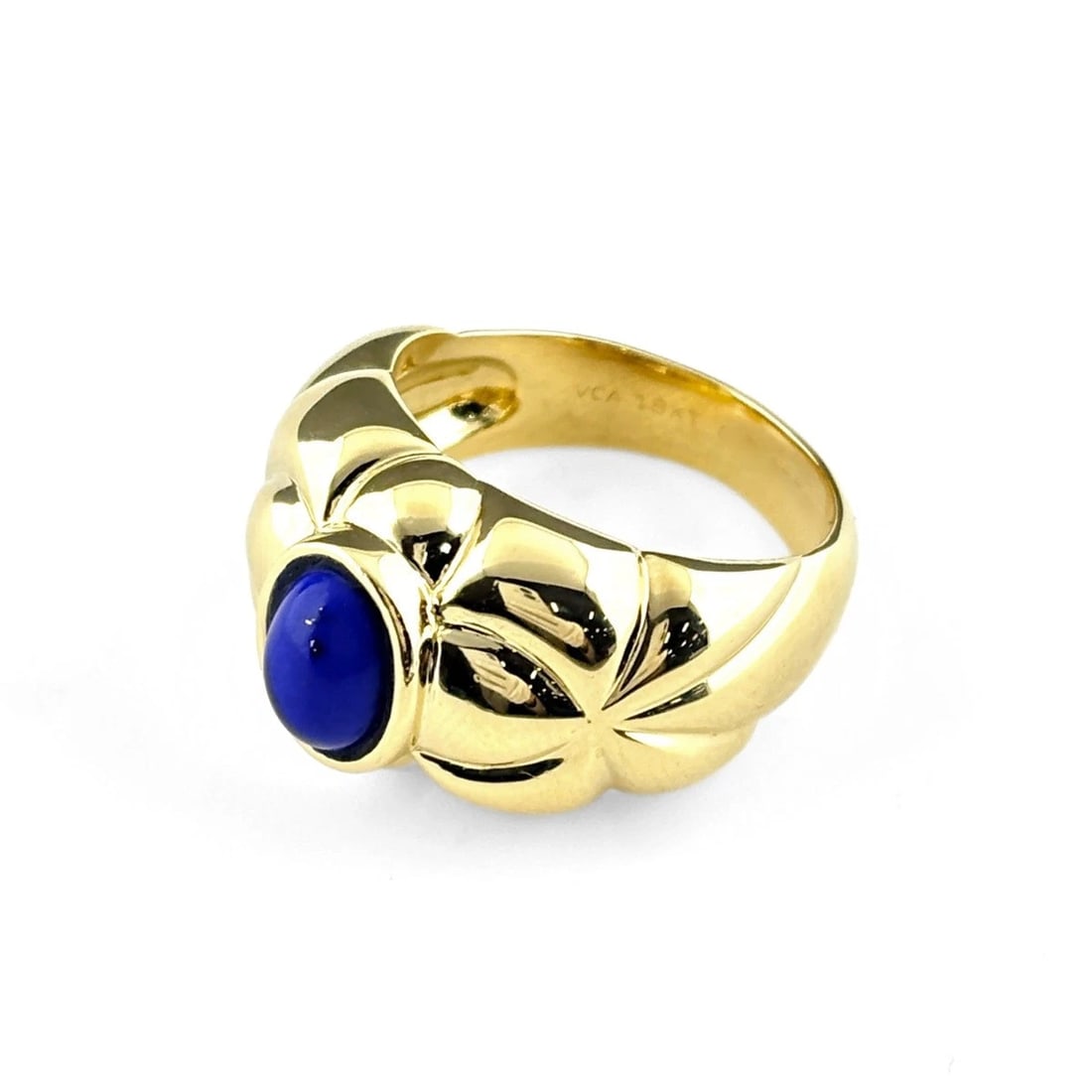 VAN CLEEF ? ARPELS LAPIS LAZULI RING YG 18K: Van Cleef ? Arpels Lapis Lazuli Ring Yg 18K Brand: Van Cleef ? Arpels Type/Style: Ring Material: 18K YG, Main Stone lapis lazuli /Secondary Stone:Natural Color: YG Size: US6 Accessories: None