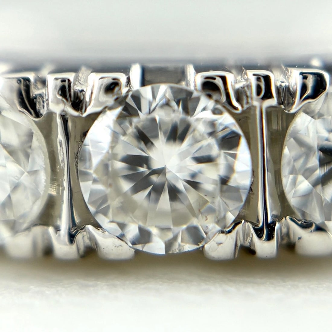 MELEE DIAMOND DESIGN RING PLATINUM RING - 2