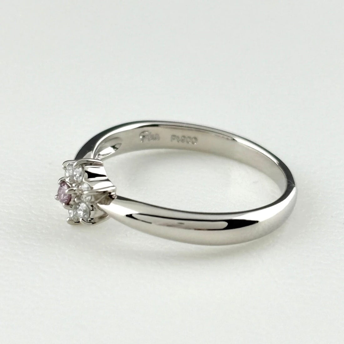 STAR JEWELRY MELEE DIAMOND PLATINUM RING: Star Jewelry Melee Diamond Platinum Ring Brand: STAR JEWELRY Type/Style: Ring Material: Pt900, Main Stone Natural Color: None Size: US5 Accessories: None Accessories Notice: When purchasing pre-owned