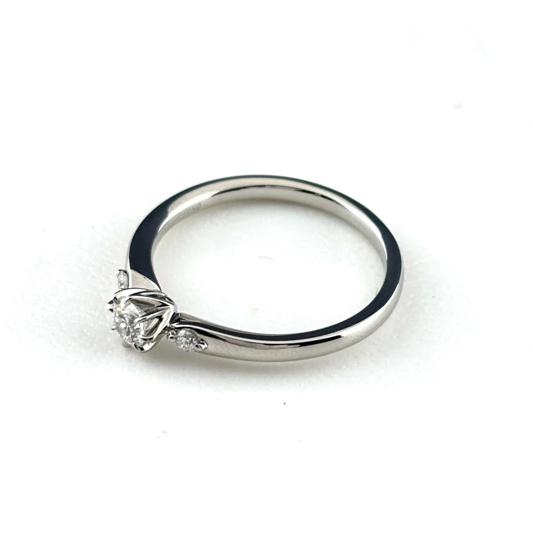 STAR JEWELRY DIAMOND PLATINUM MELEE RING PT950: Star Jewelry Diamond Platinum Melee Ring Pt950 Brand: STAR JEWELRY Type/Style: Ring Material: Pt950, Main Stone Natural Color: None Size: US5.5 Accessories: None Accessories Notice: When purchasing