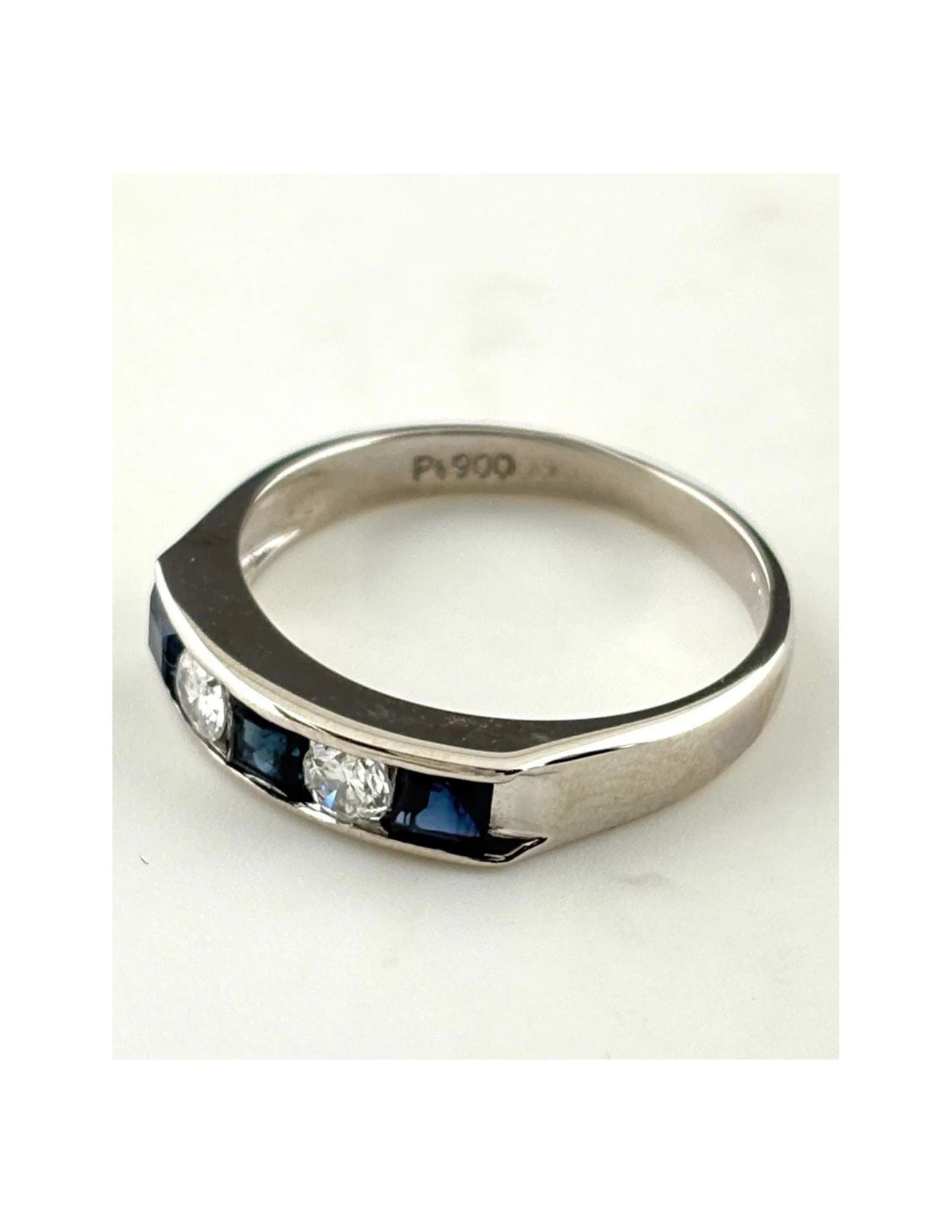 SAPPHIRE PLATINUM MELEE DIAMOND RING PT900: Sapphire Platinum Melee Diamond Ring Pt900 Brand: Unbranded Type/Style: Ring Material: Pt900, Main Stone Sapphire /Secondary Stone:Natural Color: None Size: US6.5 Accessories: None Accessories