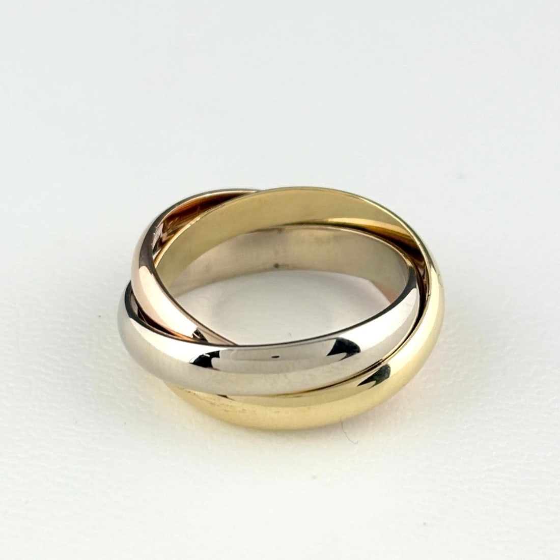 CARTIER TRINITY RING YG PG WG RING THREE-COLOR: Cartier Trinity Ring Yg Pg Wg Ring Three-Color Brand: CARTIER Type/Style: Ring Material: 750YG/PG/WG, Main Stone None Color: YG/PG/WG Size: US6 Accessories: None Accessories Notice: When p