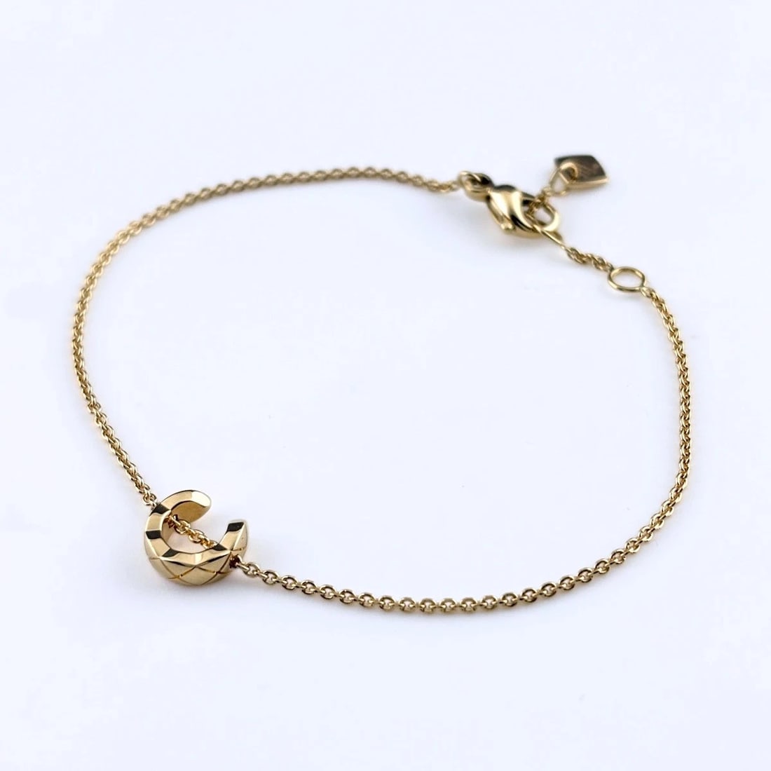 CHANEL MATELASSE COCO CRUSH YG BRACELET 750: Chanel Matelasse Coco Crush Yg Bracelet 750 Brand: CHANEL Type/Style: Bracelet Material: 750YG, Main Stone None Color: YG Size: 15.5cm(6.1") Accessories: None Accessories Notice: When purc