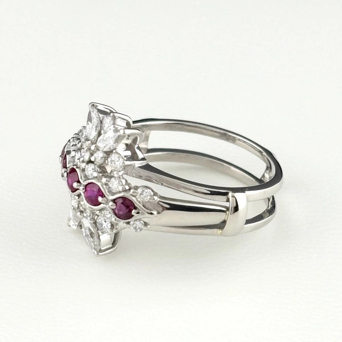 RUBY DESIGN RING PLATINUM MELEE DIAMOND RING: Ruby Design Ring Platinum Melee Diamond Ring Brand: Unbranded Type/Style: Ring Material: Pt900, Main Stone Ruby /Secondary Stone:Natural Color: None Size: US8 Accessories: None Accessories