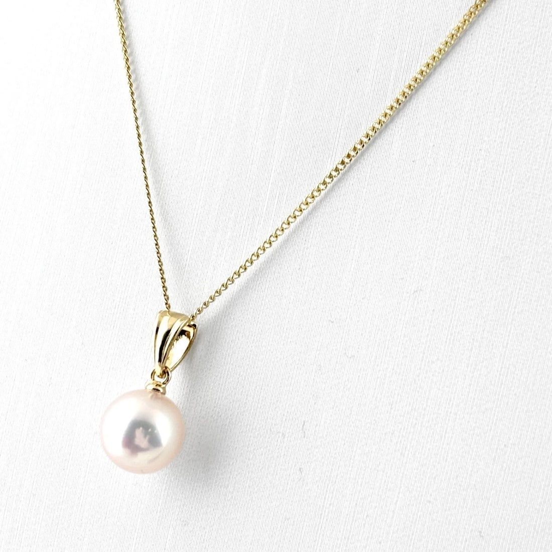 TASAKI PEARL NECKLACE YG PENDANT NECKLACE: Tasaki Pearl Necklace Yg Pendant Necklace Brand: TASAKI Type/Style: Necklace Material: 18K YG, Main Stone Pearl /Secondary Stone:Natural Color: YG Size: 15.8x8.1mm(0.6") Accessories: None Accessories