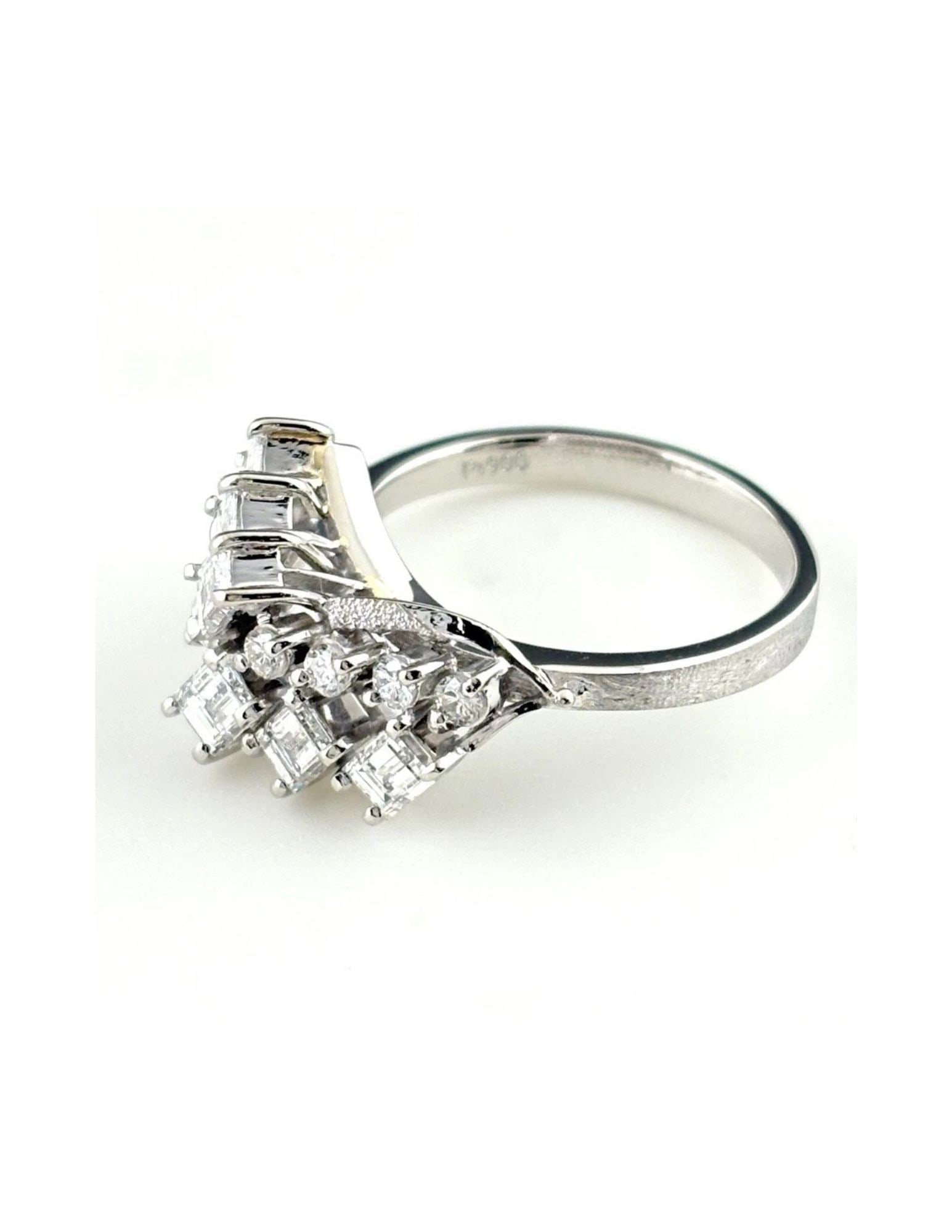 MELEE DIAMOND DESIGN RING PLATINUM RING PT900 DIAMOND: Melee Diamond Design Ring Platinum Ring Pt900 Diamond Brand: Unbranded Type/Style: Ring Material: Pt900, Main Stone Natural Color: None Size: US5 Accessories: None Accessories Notice: When purchasing