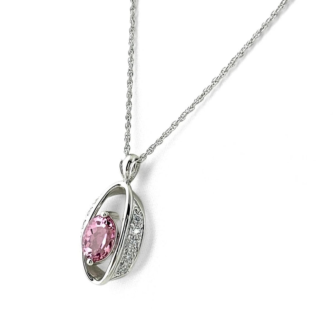 TOURMALINE DESIGN NECKLACE PLATINUM PENDANT: Tourmaline Design Necklace Platinum Pendant Brand: Unbranded Type/Style: Necklace Material: Pt900, Main Stone Tourmaline /Secondary Stone:Natural Color: None Size: 23.2x12.4mm(0.9") Accessories: None