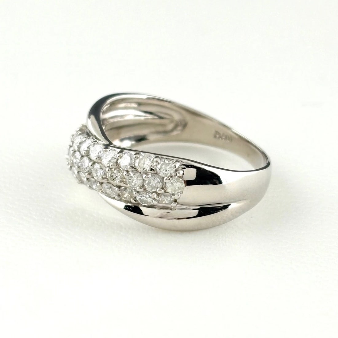 MELEE DIAMOND DESIGN RING PLATINUM RING PT900 DIAMOND: Melee Diamond Design Ring Platinum Ring Pt900 Diamond Brand: Unbranded Type/Style: Ring Material: Pt900, Main Stone Natural Color: None Size: US6 Accessories: None Accessories Notice: When purchasing