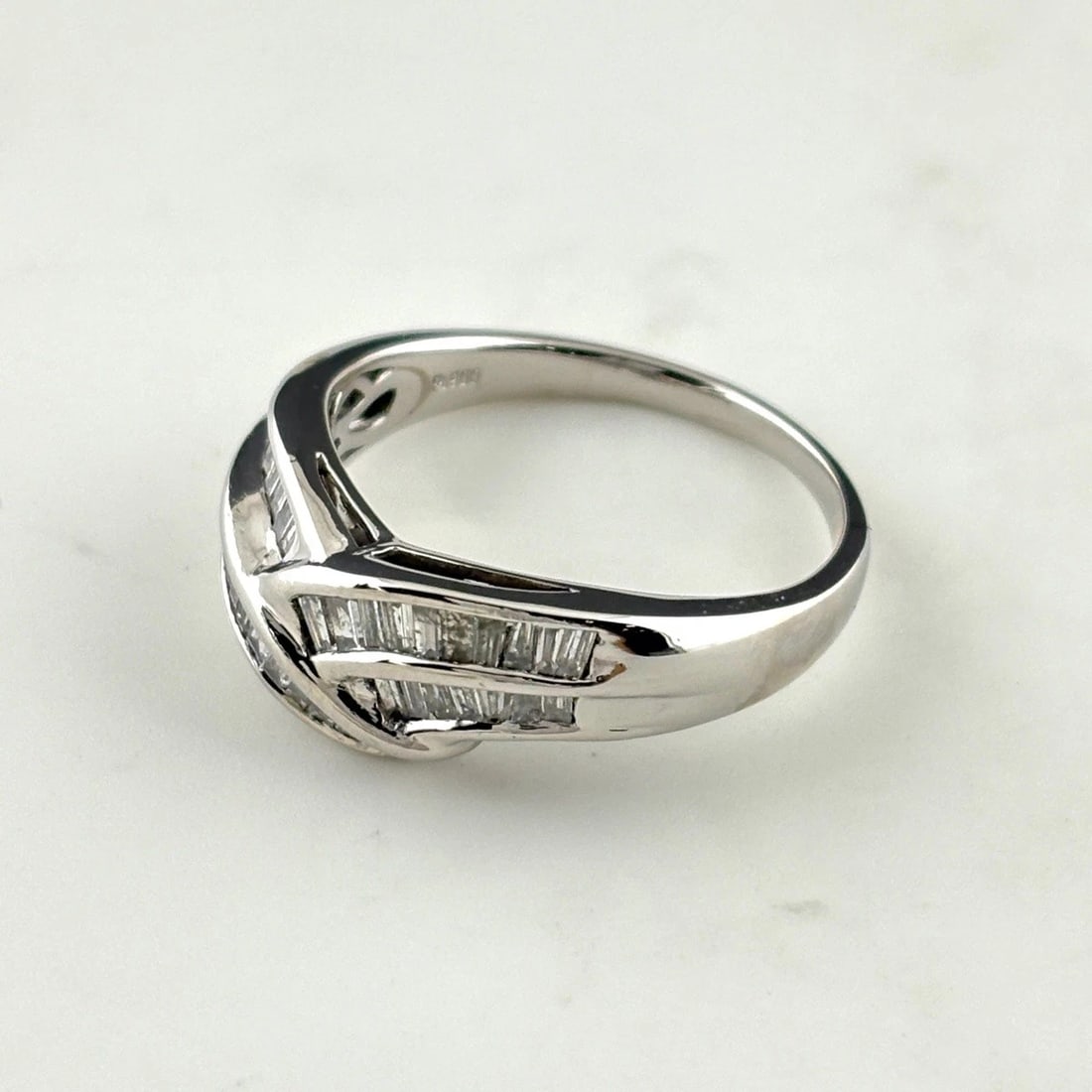 MELEE DIAMOND DESIGN RING PLATINUM RING PT900 DIAMOND: Melee Diamond Design Ring Platinum Ring Pt900 Diamond Brand: Unbranded Type/Style: Ring Material: Pt900, Main Stone Natural Color: None Size: US7.5 to 8 Accessories: None Accessories Notice: When