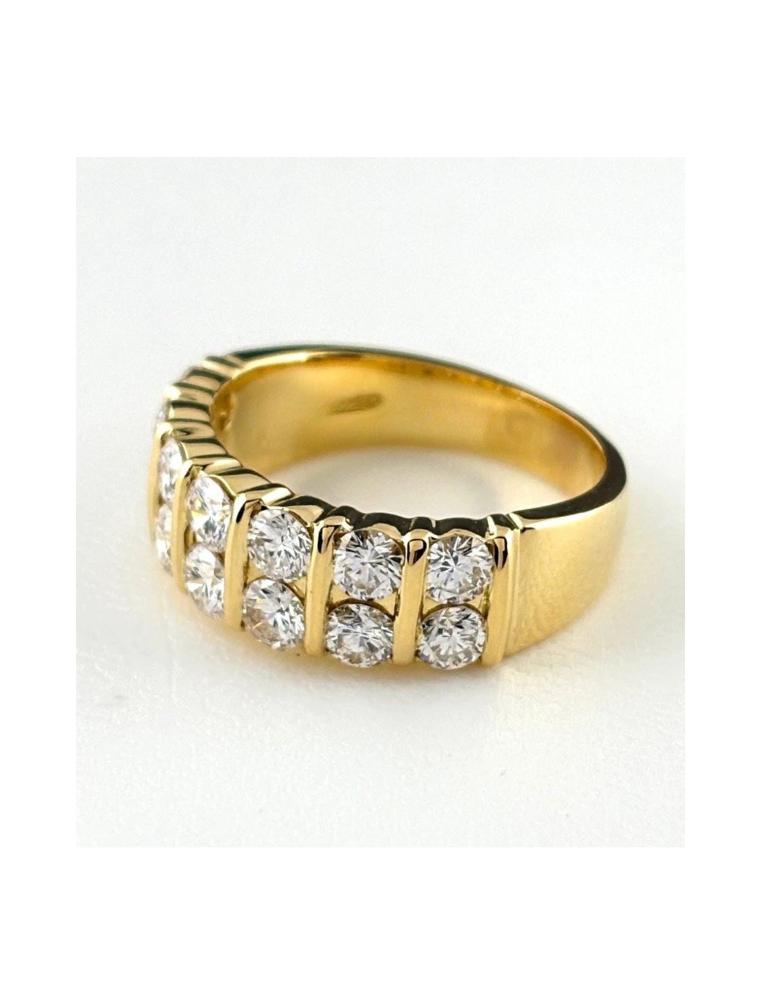 MELEE DIAMOND DESIGN RING YG RING 750: Melee Diamond Design Ring Yg Ring 750 Brand: Unbranded Type/Style: Ring Material: 750 YG, Main Stone Natural Color: YG Size: US7 to 7.5 Accessories: None Accessories Notice: When purchasin