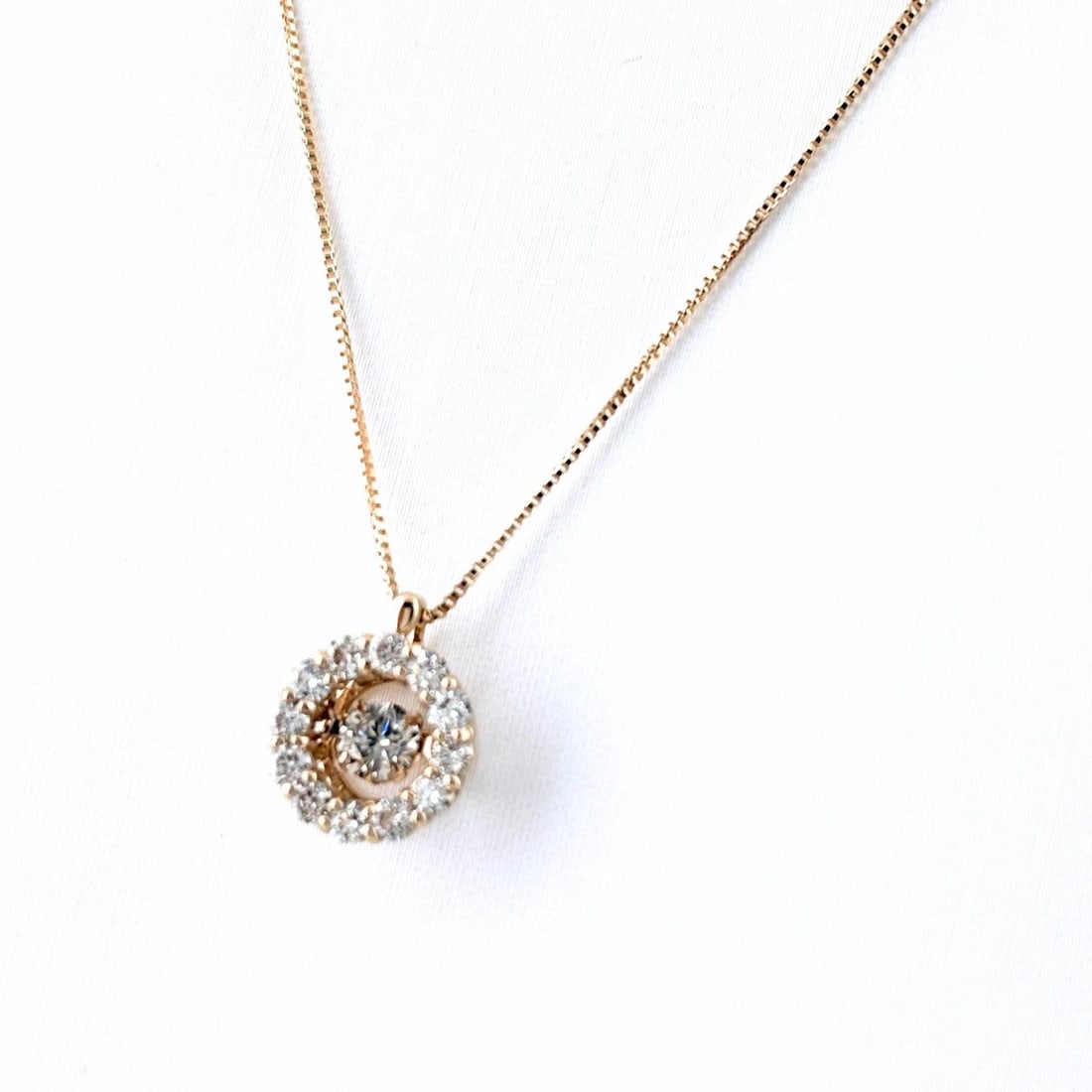 MELEE DIAMOND DESIGN NECKLACE PG PENDANT NECKLACE: Melee Diamond Design Necklace Pg Pendant Necklace Brand: Unbranded Type/Style: Necklace Material: 18K PG, Main Stone Natural Color: PG Size: 11.3x9.3mm(0.4") Accessories: None Accessories Notice: