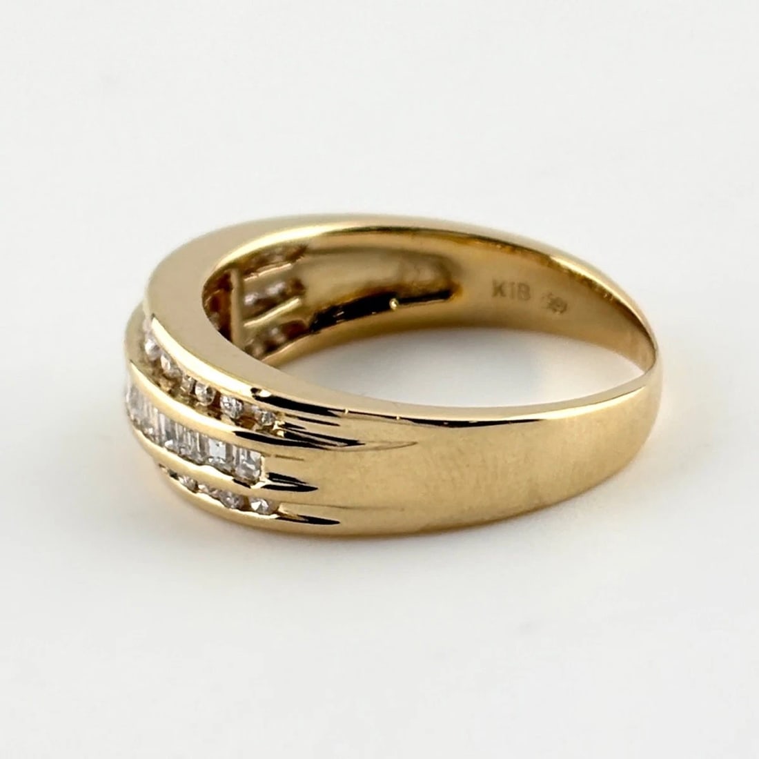 MELEE DIAMOND DESIGN RING YG RING 18K 750: Melee Diamond Design Ring Yg Ring 18K 750 Brand: Unbranded Type/Style: Ring Material: 18K YG, Main Stone Natural Color: YG Size: US4.5 to 5 Accessories: None Accessories Notice: When purch