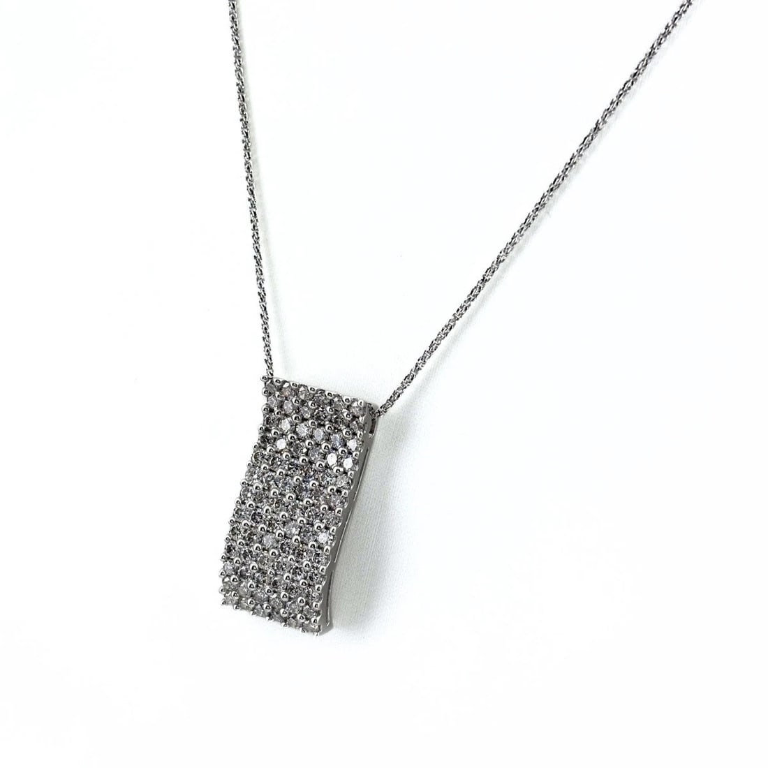 MELEE DIAMOND WG PENDANT NECKLACE 18K: Melee Diamond Wg Pendant Necklace 18K Brand: Unbranded Type/Style: Necklace Material: 18K WG, Main Stone Natural Color: WG Size: 28.8x13.7mm(1.1") Accessories: None Accessories Notice: When