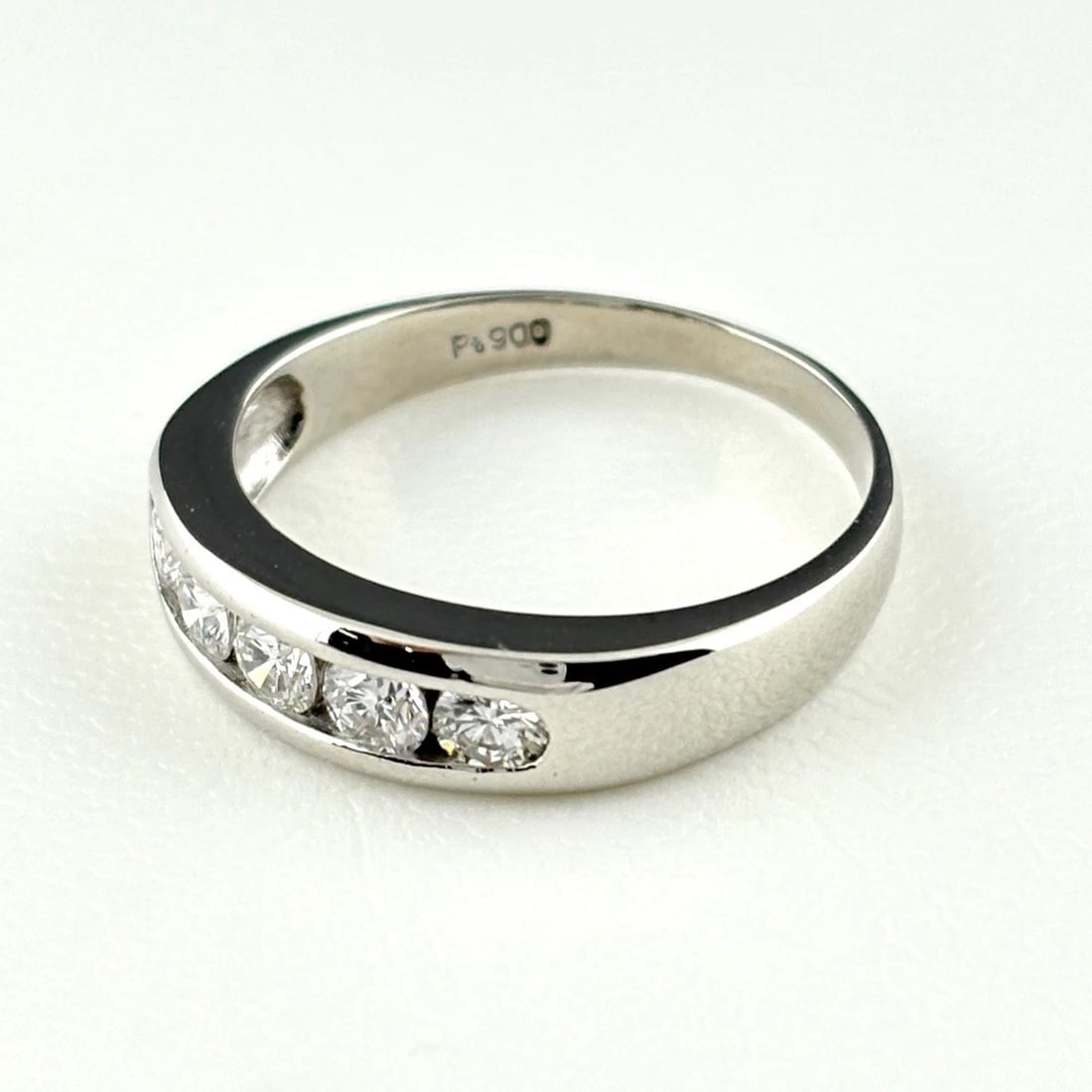 MELEE DIAMOND DESIGN RING PLATINUM RING PT900 DIAMOND: Melee Diamond Design Ring Platinum Ring Pt900 Diamond Brand: Unbranded Type/Style: Ring Material: Pt900, Main Stone Natural Color: None Size: US6.5 Accessories: None Accessories Notice: When
