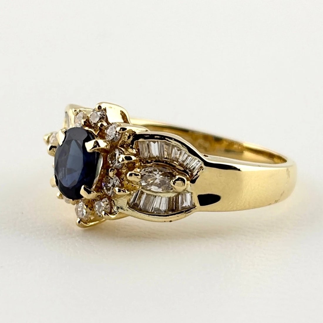 FLOWER MOTIF DESIGN RING YG FLOWER RING 18K: Flower Motif Design Ring Yg Flower Ring 18K Brand: Unbranded Type/Style: Ring Material: 18K YG, Main Stone Natural Color: YG Size: US7 to 7.5 Accessories: None Accessories Notice: When pur