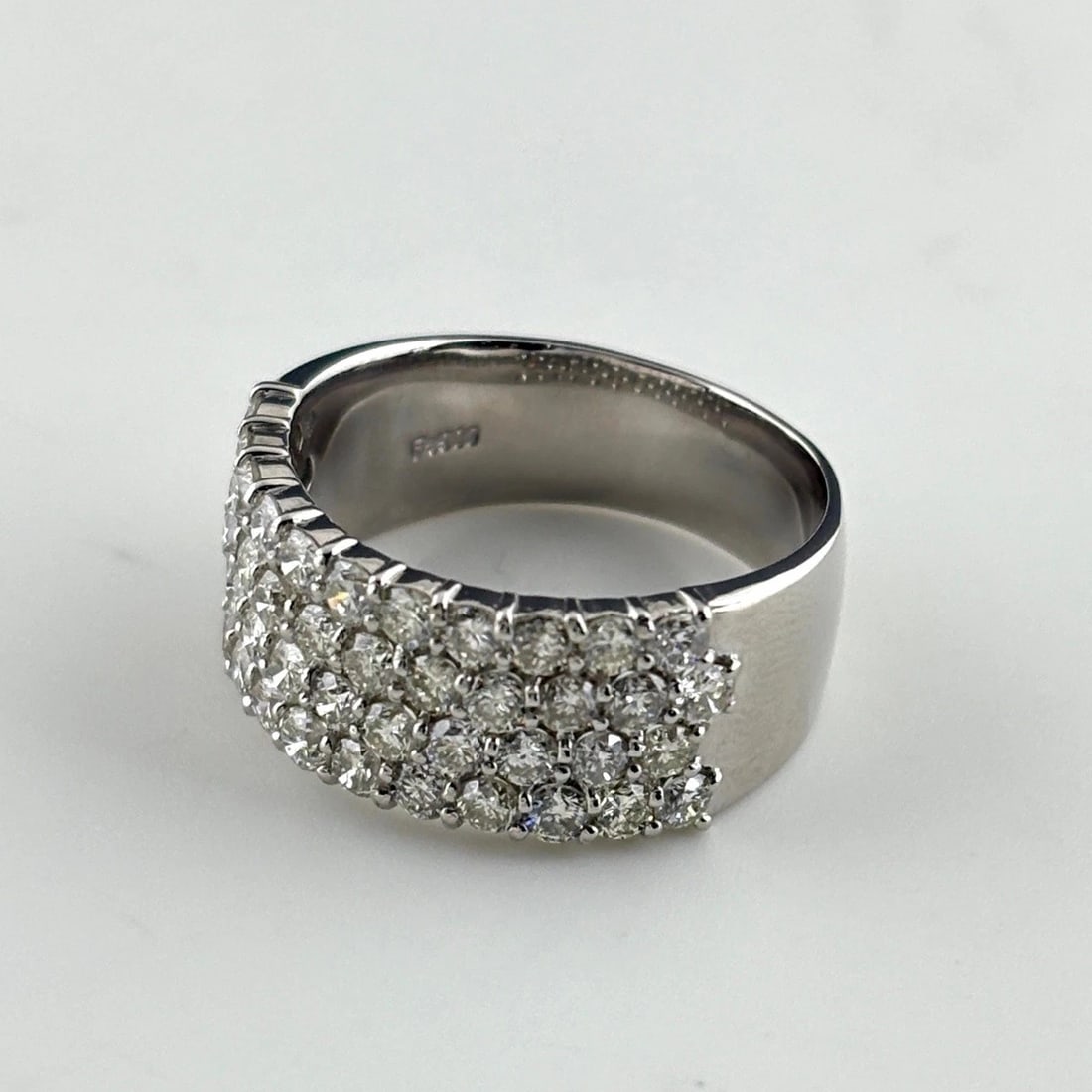MELEE DIAMOND DESIGN RING PLATINUM RING PT900: Melee Diamond Design Ring Platinum Ring Pt900 Brand: Unbranded Type/Style: Ring Material: Pt900, Main Stone Natural Color: None Size: US7 to 7.5 Accessories: None Accessories Notice: When purchasing