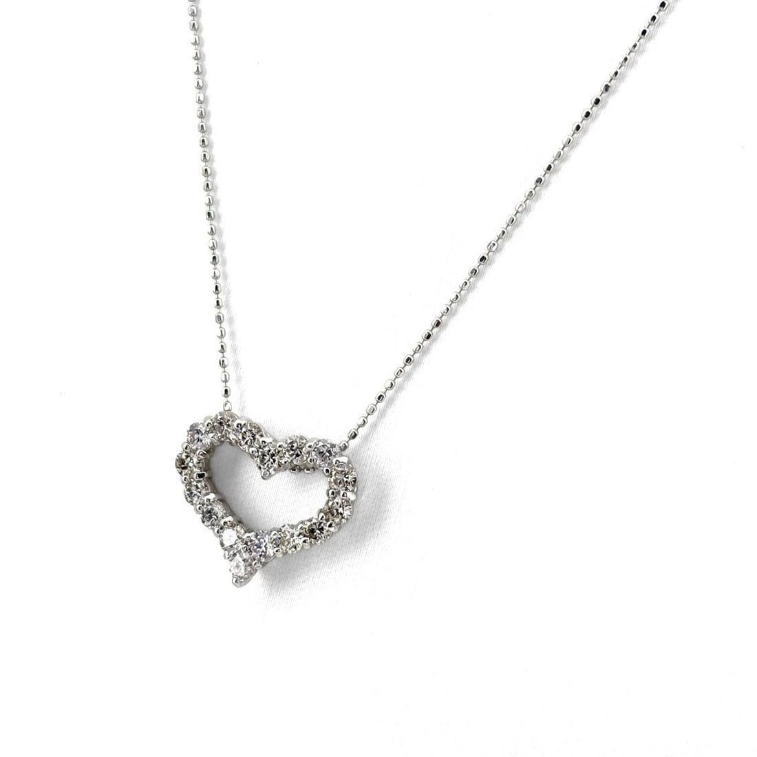 HEART MOTIF WG PENDANT MELEE DIAMOND NECKLACE 18K: Heart Motif Wg Pendant Melee Diamond Necklace 18K Brand: Unbranded Type/Style: Necklace Material: 18K WG, Main Stone Natural Color: WG Size: 14.4x16.9mm(0.6") Accessories: None Accessories Notice: