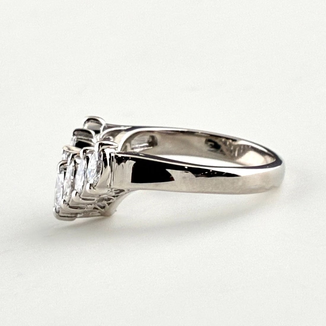 MELEE DIAMOND DESIGN RING PLATINUM RING PT900 DIAMOND: Melee Diamond Design Ring Platinum Ring Pt900 Diamond Brand: Unbranded Type/Style: Ring Material: Pt900, Main Stone Natural Color: None Size: US6 to 6.5 Accessories: None Accessories Notice: When