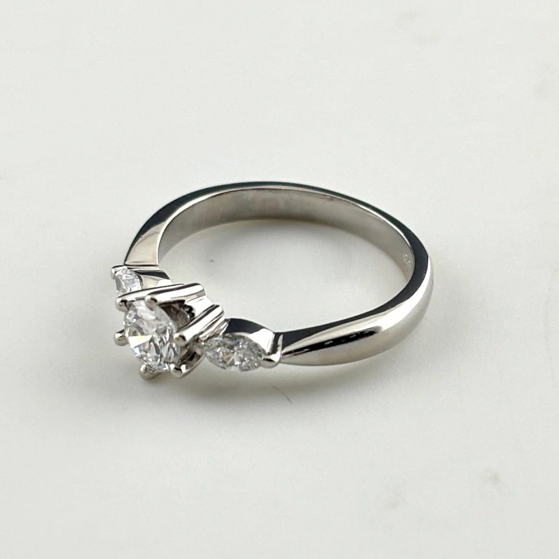 ROYAL ASSCHER DIAMOND RING PLATINUM MELEE DIAMOND RING (1 of 2)