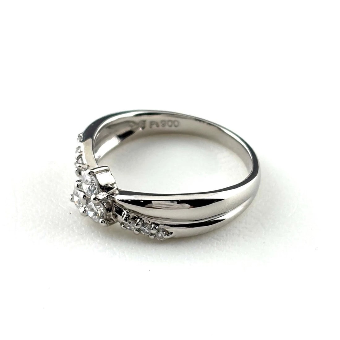 HEART MOTIF PLATINUM MELEE DIAMOND RING: Heart Motif Platinum Melee Diamond Ring Brand: Unbranded Type/Style: Ring Material: Pt900, Main Stone Natural Color: None Size: US6 Accessories: None Accessories Notice: When purchasing pre-owned