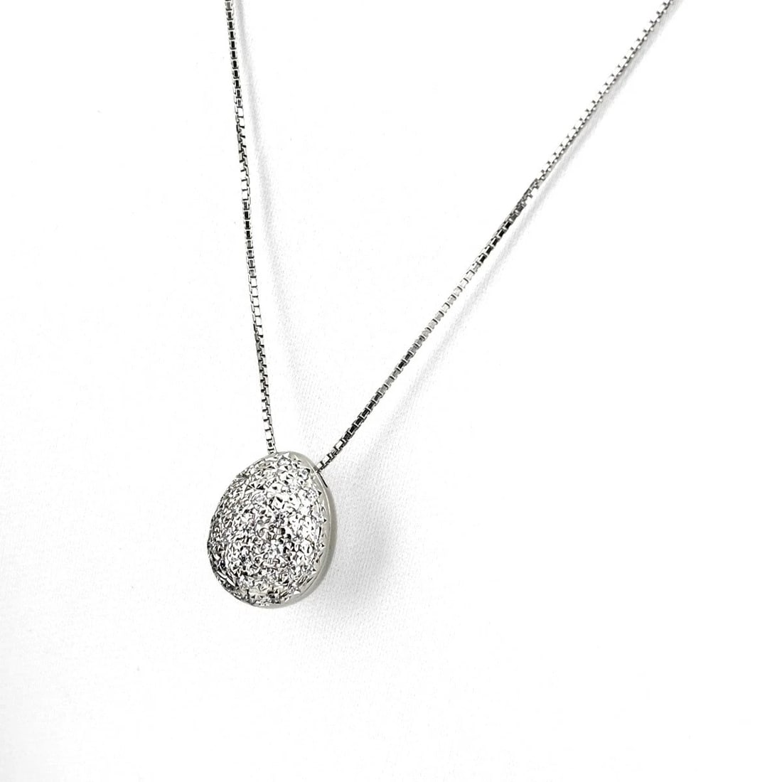 TASAKI MELEE DIAMOND WG PENDANT NECKLACE 18K: Tasaki Melee Diamond Wg Pendant Necklace 18K Brand: TASAKI Type/Style: Necklace Material: 18K WG, Main Stone Natural Color: WG Size: 13.4x10.9mm(0.5") Accessories: None Accessories Notice: