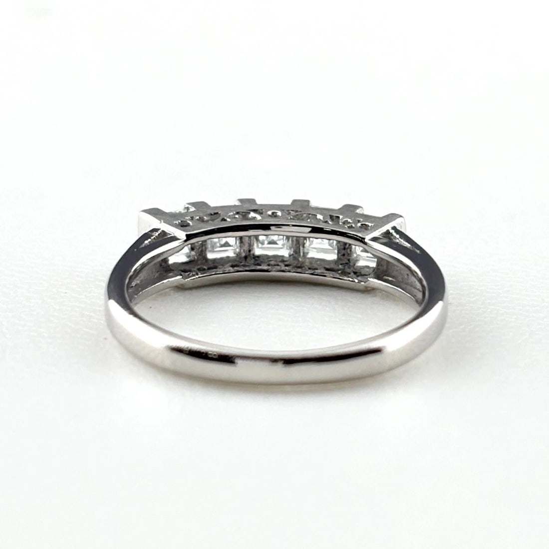 MELEE DIAMOND DESIGN RING PLATINUM RING - 3