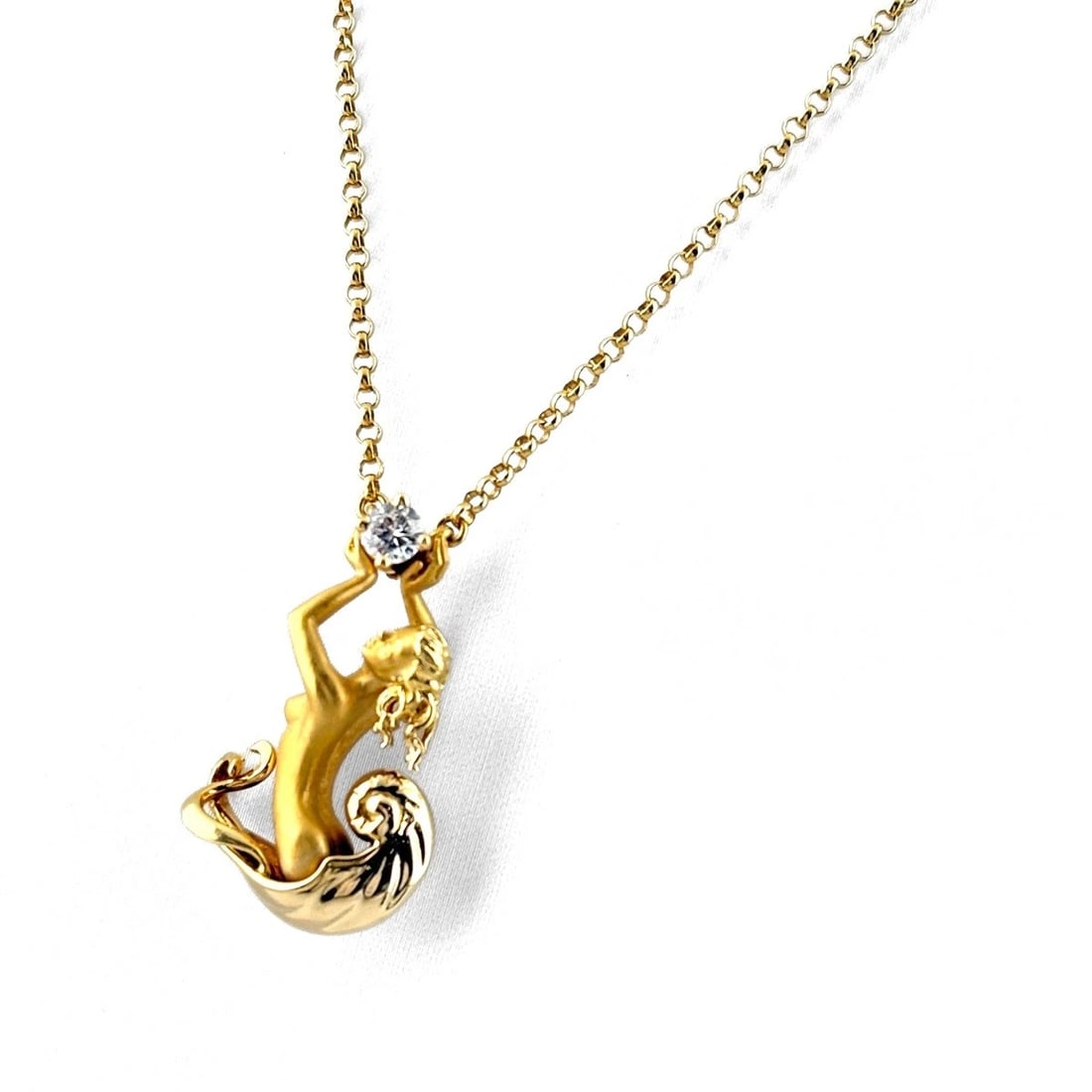 CARRERA Y CARRERA DIAMOND NECKLACE YG PENDANT NECKLACE: Carrera Y Carrera Diamond Necklace Yg Pendant Necklace Brand: Carrera y Carrera Type/Style: Necklace Material: 750YG, Main Stone Natural Color: YG Size: 27.0x15.5mm(1.1") Accessories: None