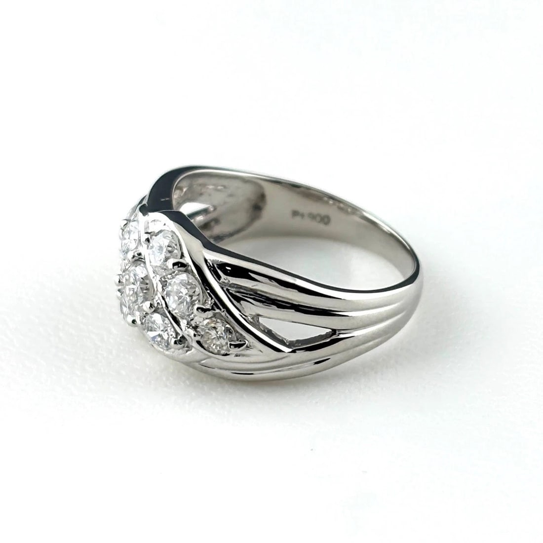 MELEE DIAMOND DESIGN RING PLATINUM RING PT900 DIAMOND: Melee Diamond Design Ring Platinum Ring Pt900 Diamond Brand: Unbranded Type/Style: Ring Material: Pt900, Main Stone Natural Color: None Size: US7 to 7.5 Accessories: None Accessories Notice: When