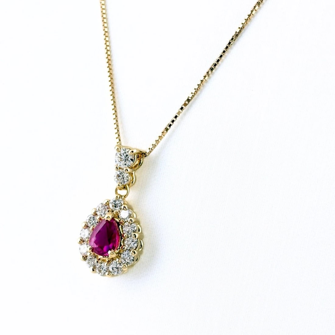 RUBY DESIGN NECKLACE YG PENDANT MELEE DIAMOND NECKLACE (1 of 4)