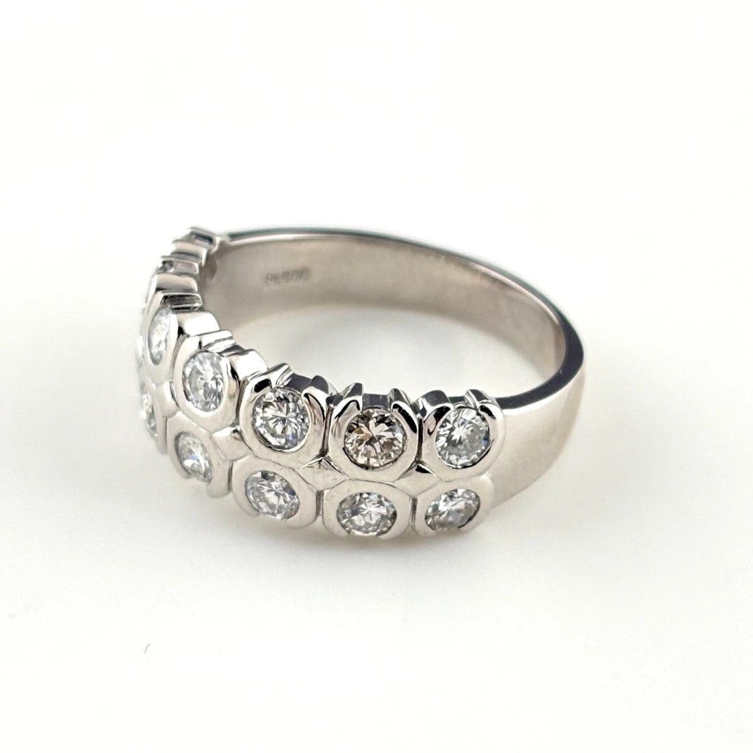 MELEE DIAMOND PLATINUM RING PT900 DIAMOND (1 of 3)