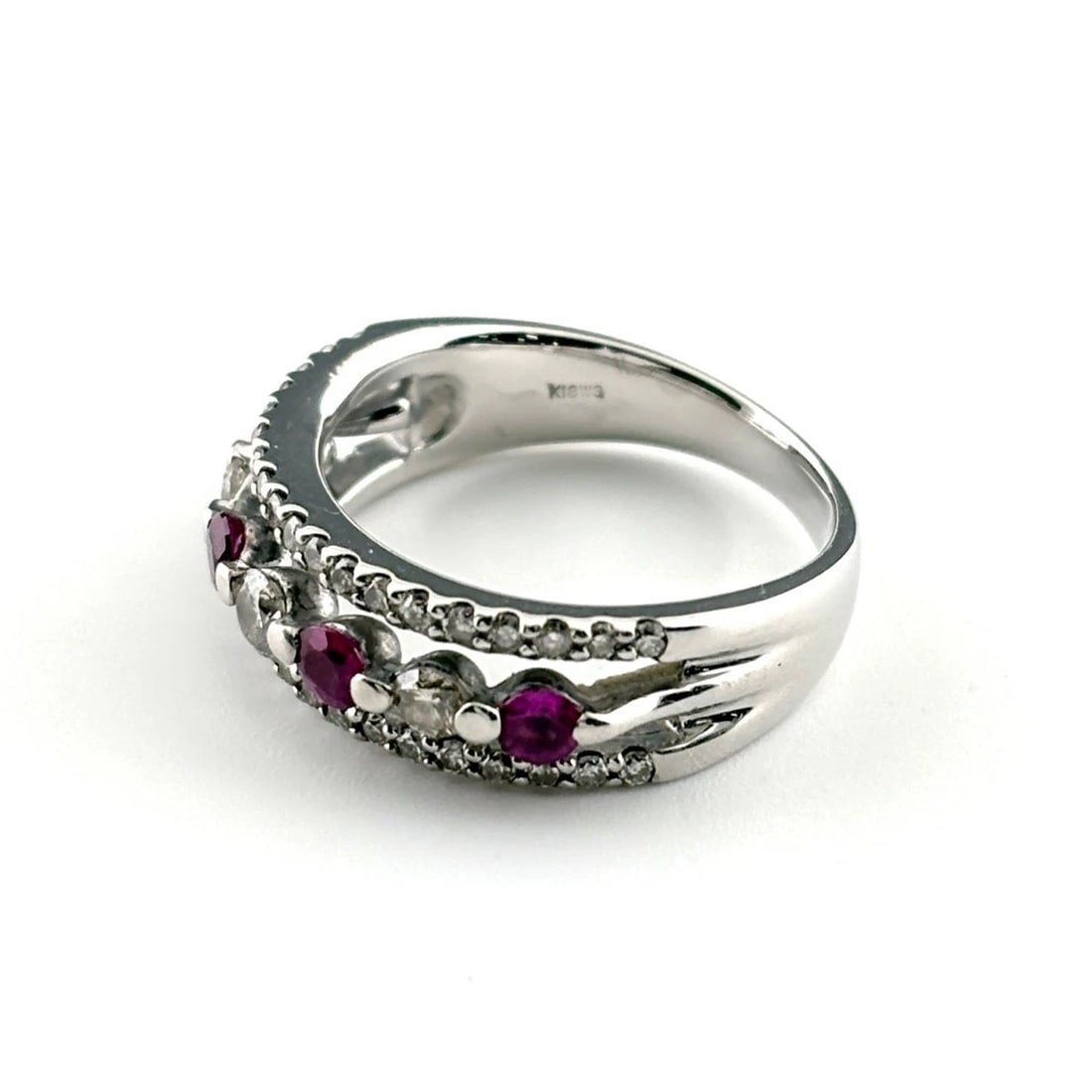 RUBY DESIGN RING WG MELEE DIAMOND RING 18K