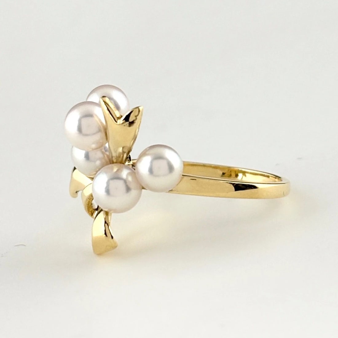 MIKIMOTO PEARL RING YG RING 18K: Mikimoto Pearl Ring Yg Ring 18K Brand: MIKIMOTO Type/Style: Ring Material: 18K YG, Main Stone Pearl /Secondary Stone:Natural Color: YG Size: US6.5 Accessories: None Accessories Notice: When
