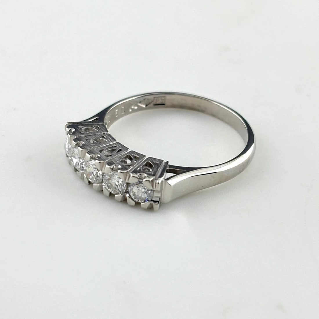 MELEE DIAMOND DESIGN RING PLATINUM RING PT850 DIAMOND: Melee Diamond Design Ring Platinum Ring Pt850 Diamond Brand: Unbranded Type/Style: Ring Material: Pt850, Main Stone Natural Color: None Size: US6.5 Accessories: None Accessories Notice: When