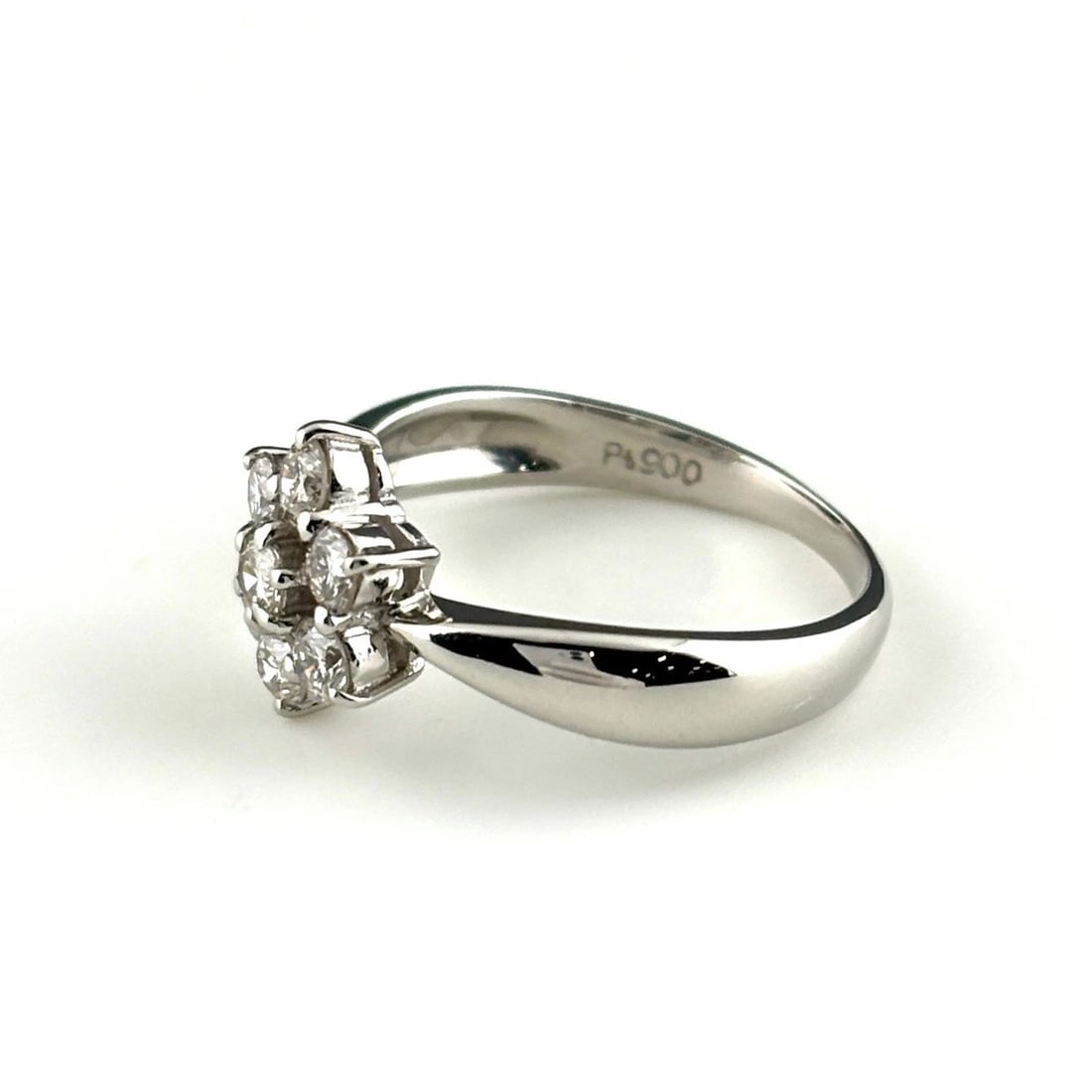 MELEE DIAMOND DESIGN RING PLATINUM RING PT900 DIAMOND: Melee Diamond Design Ring Platinum Ring Pt900 Diamond Brand: Unbranded Type/Style: Ring Material: Pt900, Main Stone Natural Color: None Size: US5.5 Accessories: None Accessories Notice: When
