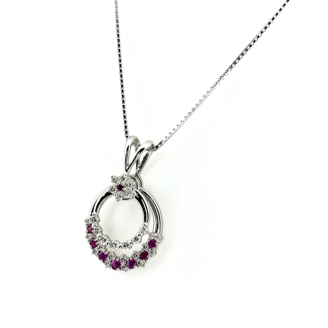 RUBY DESIGN NECKLACE PLATINUM MELEE DIAMOND NECKLACE: Ruby Design Necklace Platinum Melee Diamond Necklace Brand: Unbranded Type/Style: Necklace Material: Pt900, Main Stone Ruby /Secondary Stone:Natural Color: None Size: 31.1x19.8mm(1.2") Accessories: