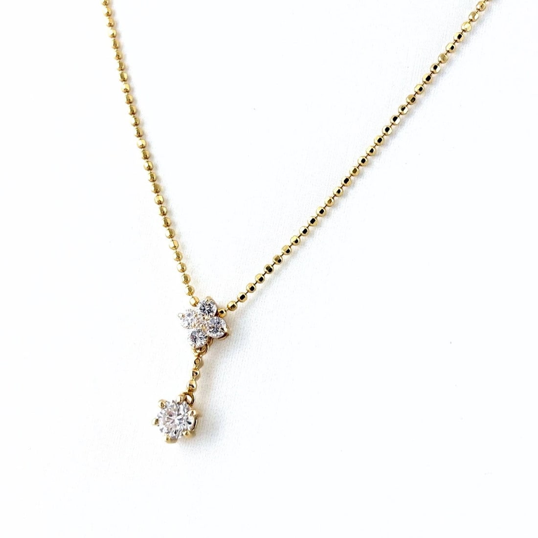 DIAMOND DESIGN NECKLACE PENDANT NECKLACE 18K: Diamond Design Necklace Pendant Necklace 18K Brand: Unbranded Type/Style: Necklace Material: 18K, Main Stone Natural Color: None Size: 17.2x6.3mm(0.7") Accessories: None Accessories Notice: When