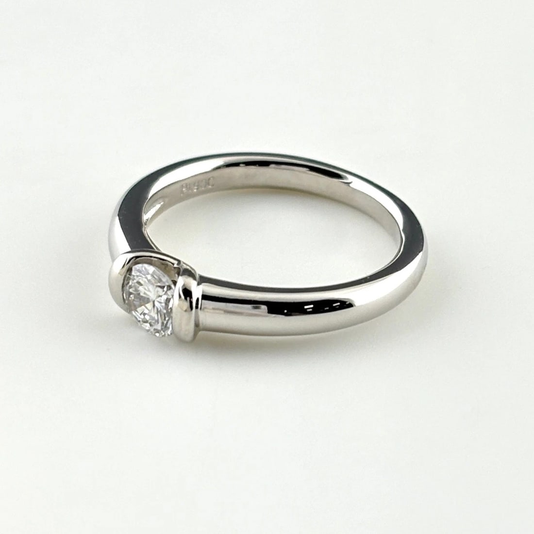 DIAMOND DESIGN RING PLATINUM RING PT900 DIAMOND: Diamond Design Ring Platinum Ring Pt900 Diamond Brand: Unbranded Type/Style: Ring Material: Pt900, Main Stone Natural Color: None Size: US5 Accessories: None Accessories Notice: When purchasing