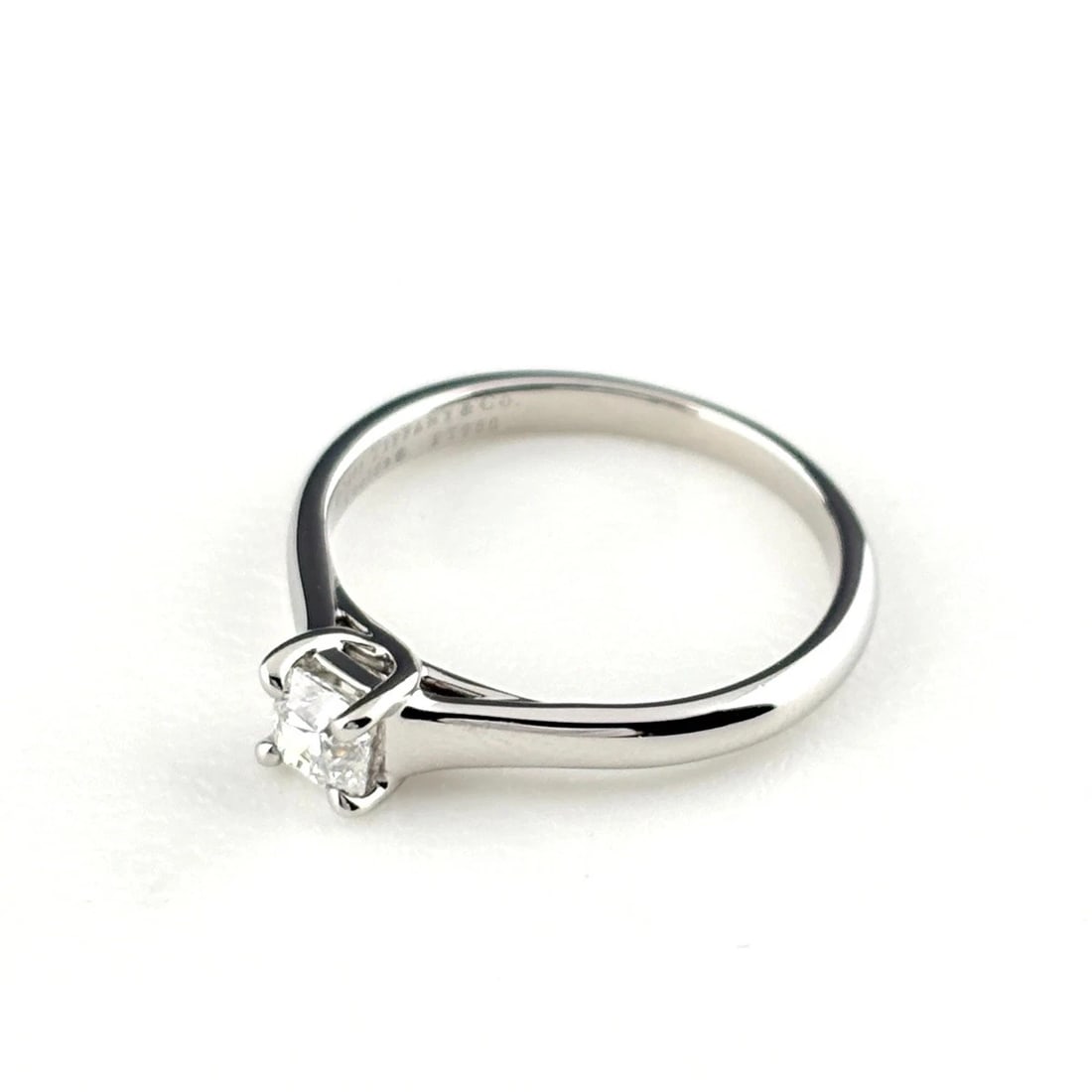 TIFFANY&CO. LUCIDA RING PLATINUM RING PT950 DIAMOND: Tiffany&Co. Lucida Ring Platinum Ring Pt950 Diamond Brand: TIFFANY&Co. Type/Style: Ring Material: Pt950, Main Stone Natural Color: None Size: US5 Accessories: None Accessories Notice: When purchasing