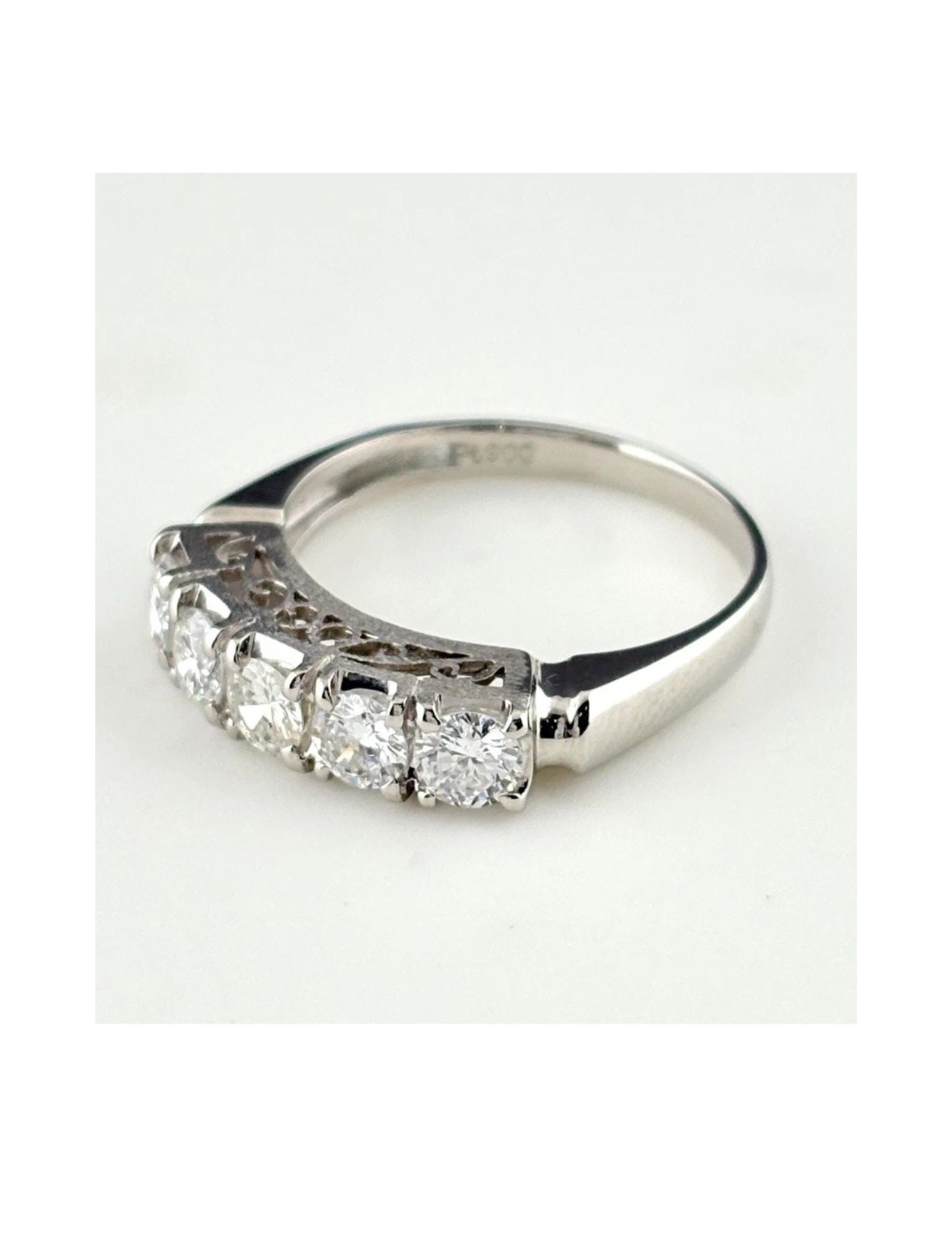 MELEE DIAMOND DESIGN RING PLATINUM RING PT900 DIAMOND: Melee Diamond Design Ring Platinum Ring Pt900 Diamond Brand: Unbranded Type/Style: Ring Material: Pt900, Main Stone Natural Color: None Size: US5.5 Accessories: None Accessories Notice: When